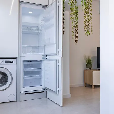 Apartment New By The Metro Iv *
