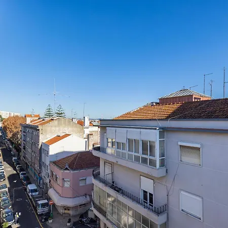 Apartman New By The Metro Iv