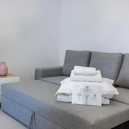 New By The Metro Iv Apartment Lissabon