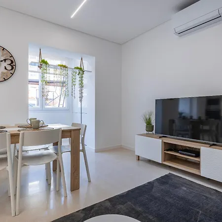 New By The Metro Iv Appartement *